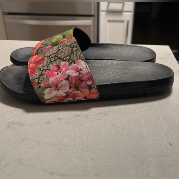 In perfect condition. Really cute slides just need extra money. - Picture 2 of 2